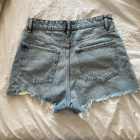 ZARA Denim High-Rise Shorts sz. 6 - Picture 2 of 3
